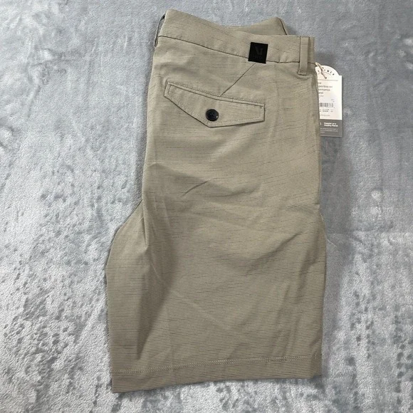 Vuori Mens Shorts Size 34 NWT Pebble Short Gravel Grey Performance Stretch - Picture 5 of 7